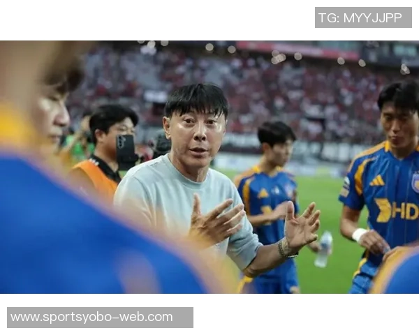 蔚山后卫揭露前主帅申台龙扇耳光事件引发热议球员不听指挥成焦点